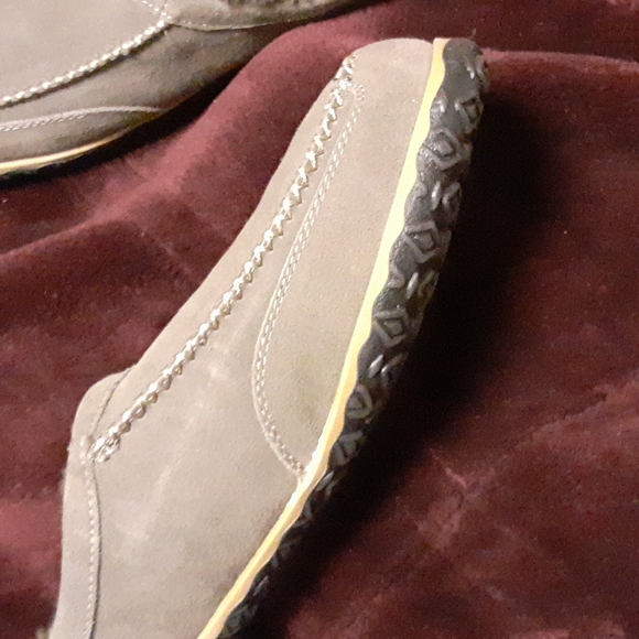 Men brand new slippers - Picture 6 of 8